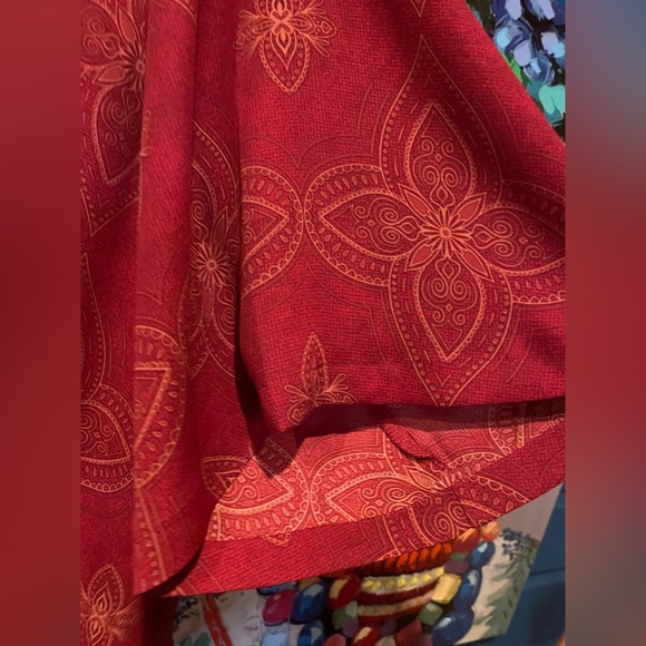 NWOT LuLaRoe ‘AURORA’ Red Kimono Sz Medium with Gold Accents - Picture 4 of 10